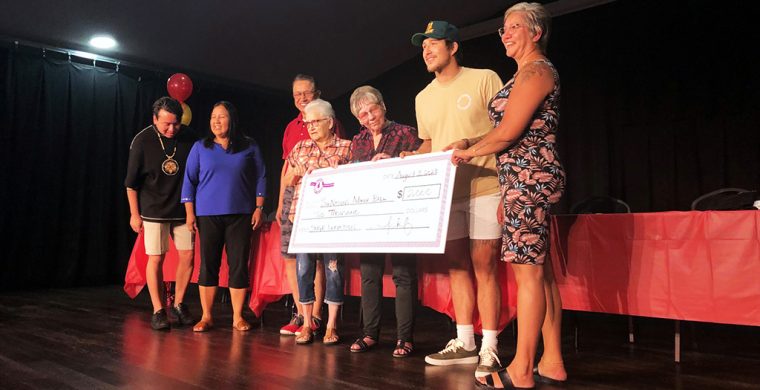 Brandon Montour’s hard hitting hockey rise to fame cashed in for Six Nations Minor sports when Six Nations turned over $10,000 to local minor sports organizations. Montour visited Six Nations last week. See story page 5. (Photo by Lisa Iesse)