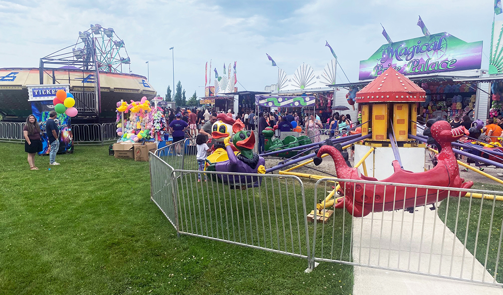 Six Nations of the Grand River marked National Indigenous Peoples’ Day with amusement park rides and a barbecue. (Photo by Jim C. Powless)
