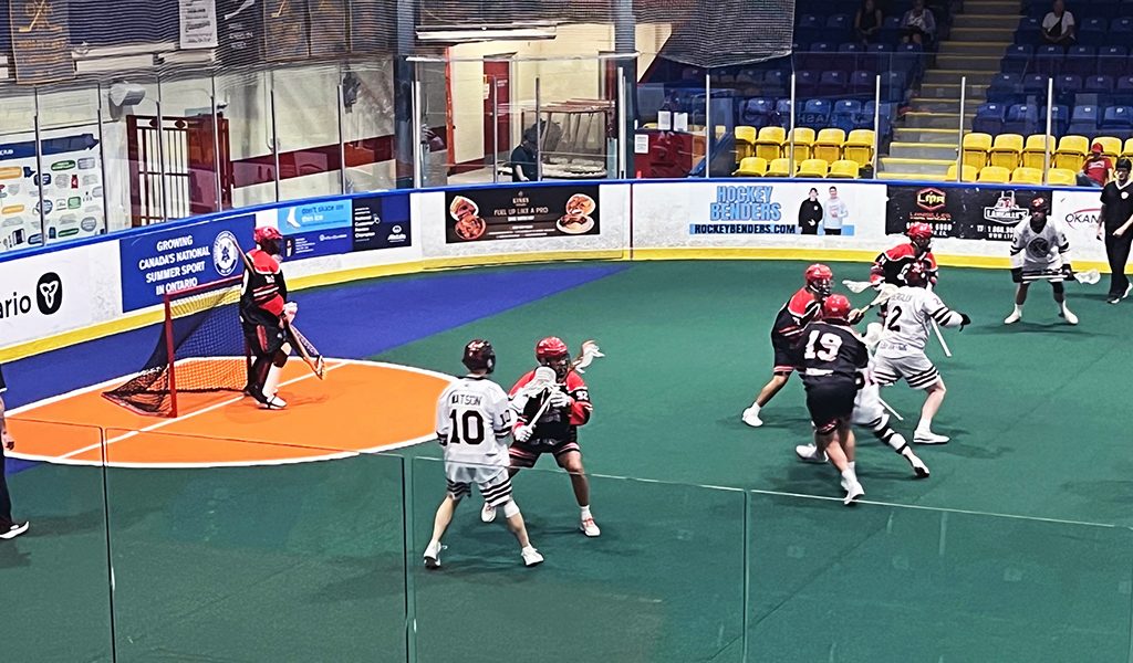 The Six Nations Rivermen, in dark jerseys, were downed by the Edmonton Miners in the Presidents Cup bronze-medal game on Saturday. Photo by Sam Laskaris.