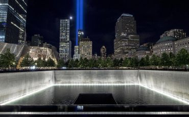 The 9/11 Memorial is a tribute of remembrance, honoring the 2,977 people killed in the terror attacks of September 11, 2001 at the World Trade Center site, near Shanksville, Pennsylvania, and at the Pentagon, as well as the six people killed in the World Trade Center bombing on February 26, 1993.