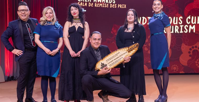 Scott Iserhoff (crouching) received the Indigenous Culinary Tourism Award at a ceremony in Edmonton this past week. Photo courtesy ITAC.