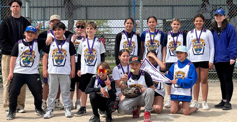 Oliver M. Smith-Kawenni:io Elementary School took the Six Nations Junior 3-Pitch Tournament. (Photo by Alex Murray)